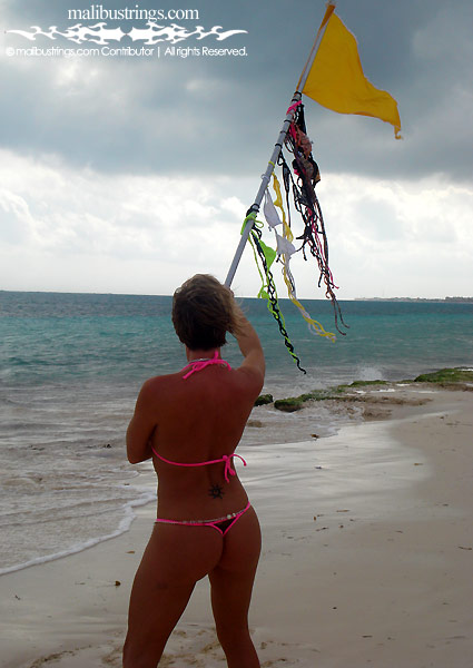 Lolo in a Malibu Strings bikini in Cancun.